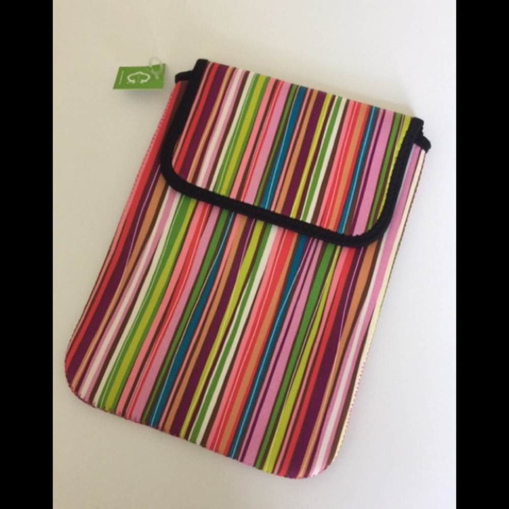 C. WONDER NEOPRENE IPAD CASE